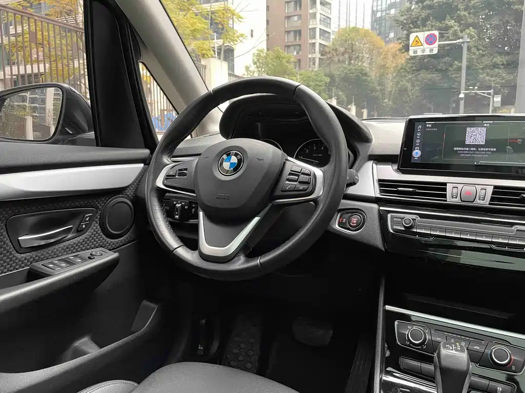 BMW 2 Series Active Tourer 2017 — фото 9