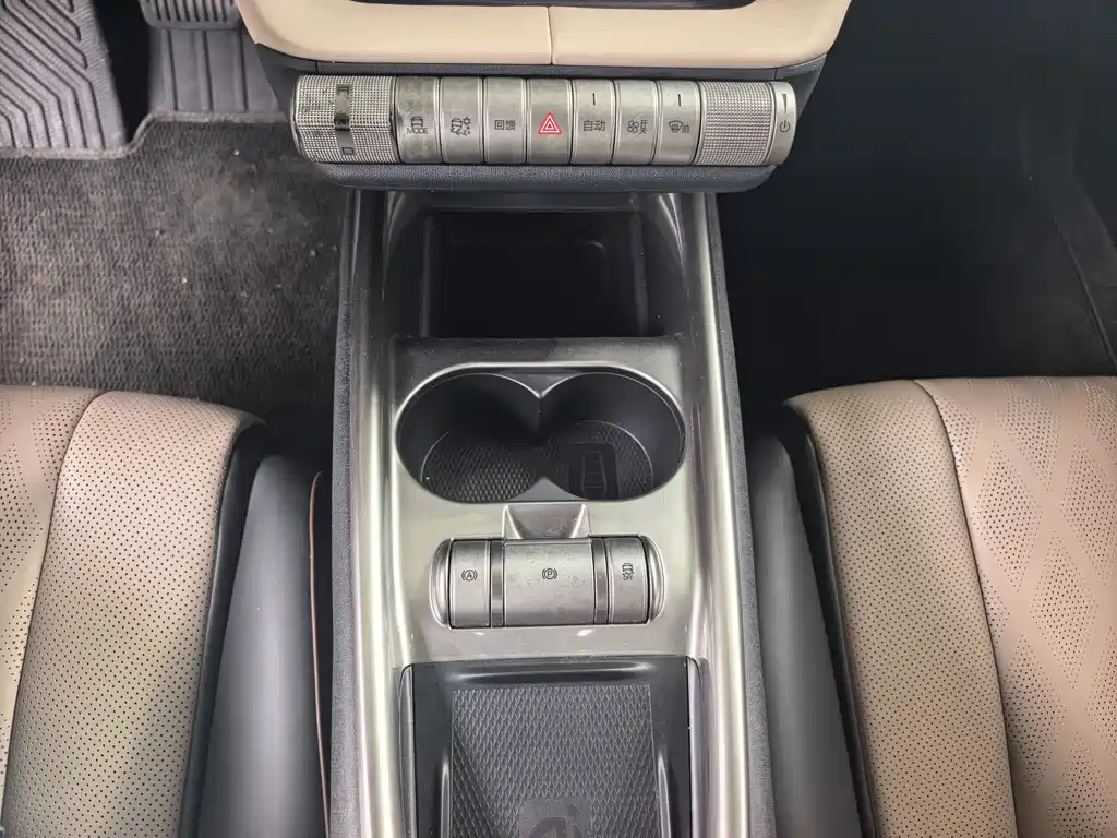 BYD Dolphin 2023 — фото 10