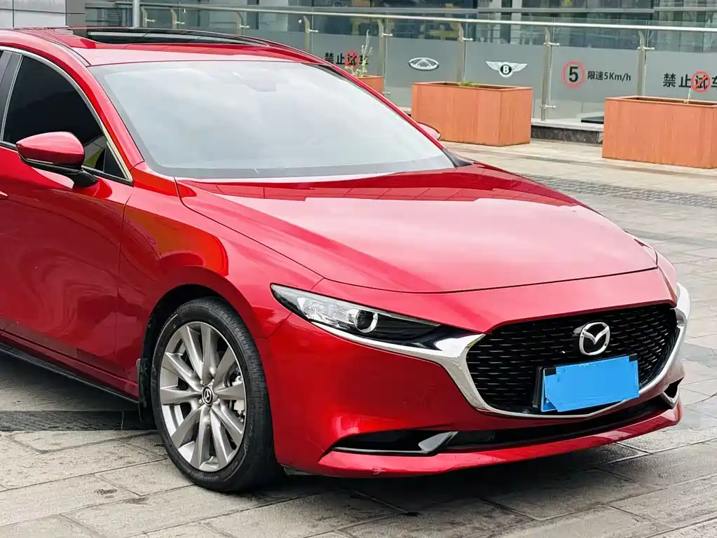 Mazda 3 Axela 2019 — фото 17