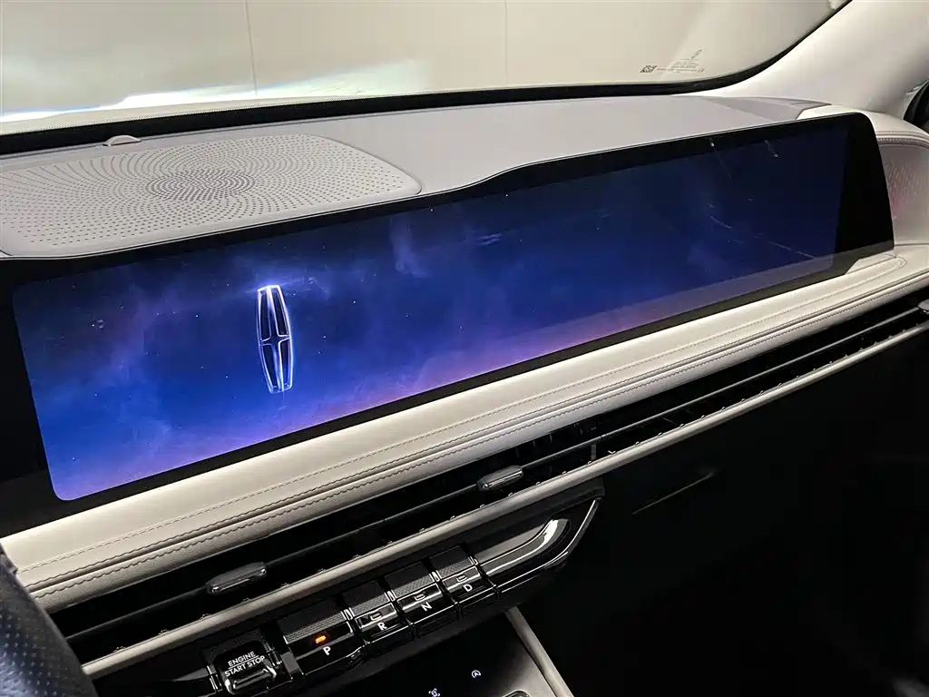 Lincoln Corsair 2023 — фото 26