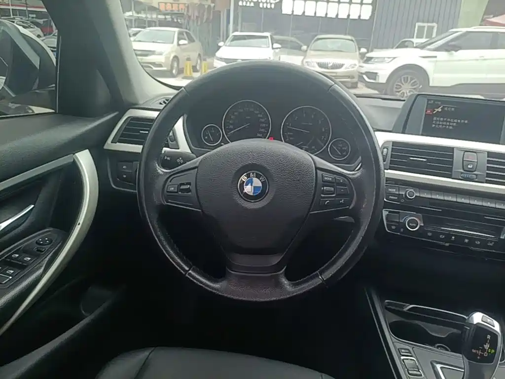 BMW 3 Series 2016 — фото 11