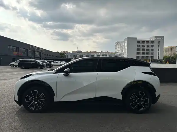 Zeekr X 2023