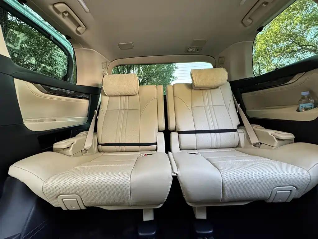 Toyota Alphard 2021 — фото 22
