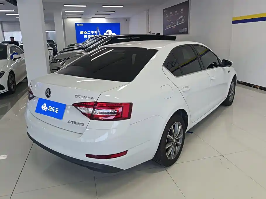 Skoda Octavia 2019 — фото 3