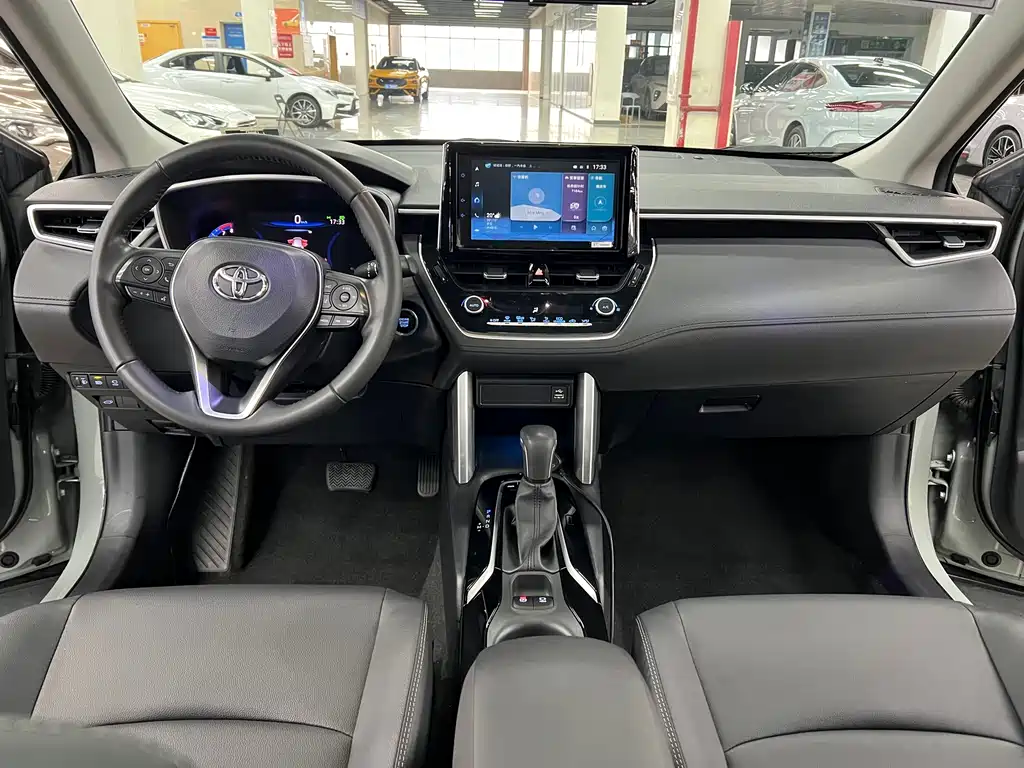 Toyota Corolla Cross 2022 — фото 20