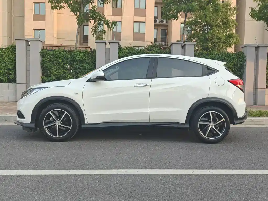 Honda Vezel 2021 — фото 3