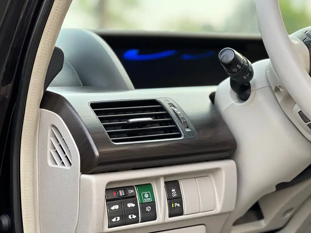 Honda Elysion 2015 — фото 21