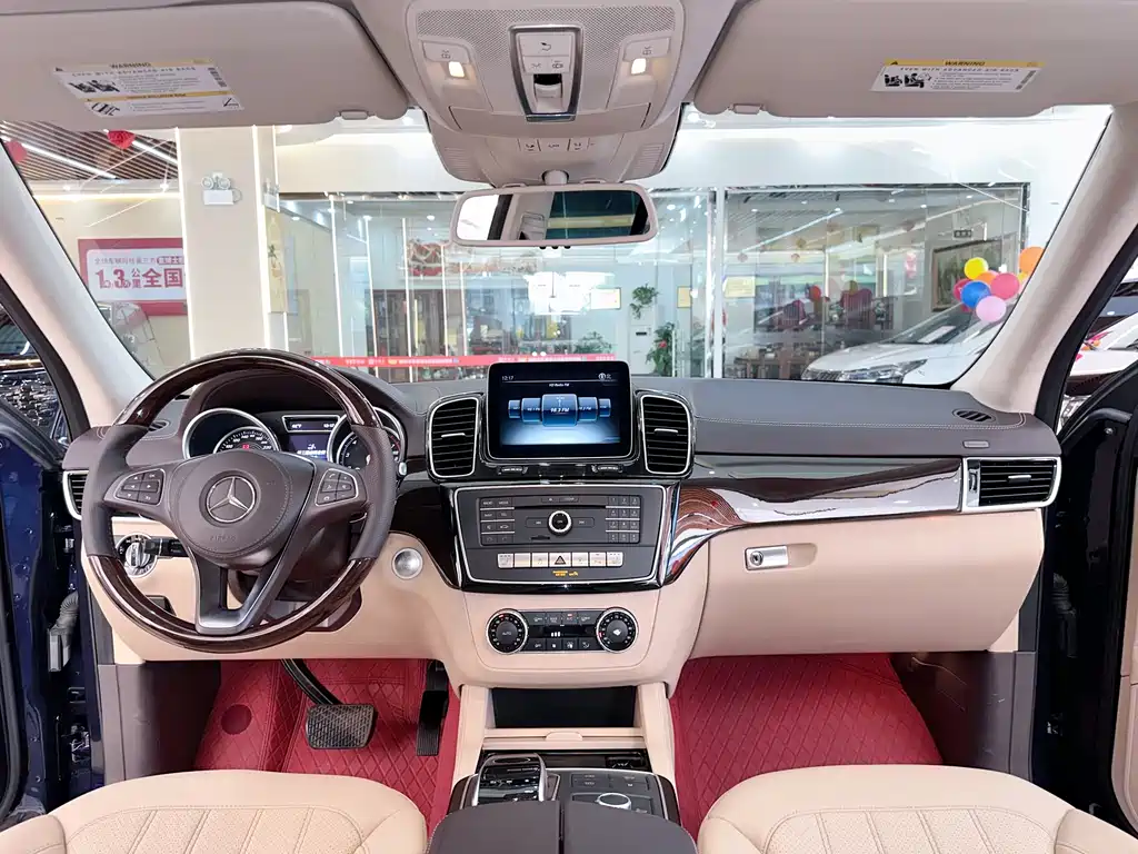 Mercedes-Benz GLS 2018 — фото 16