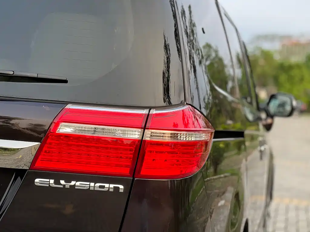 Honda Elysion 2015 — фото 27