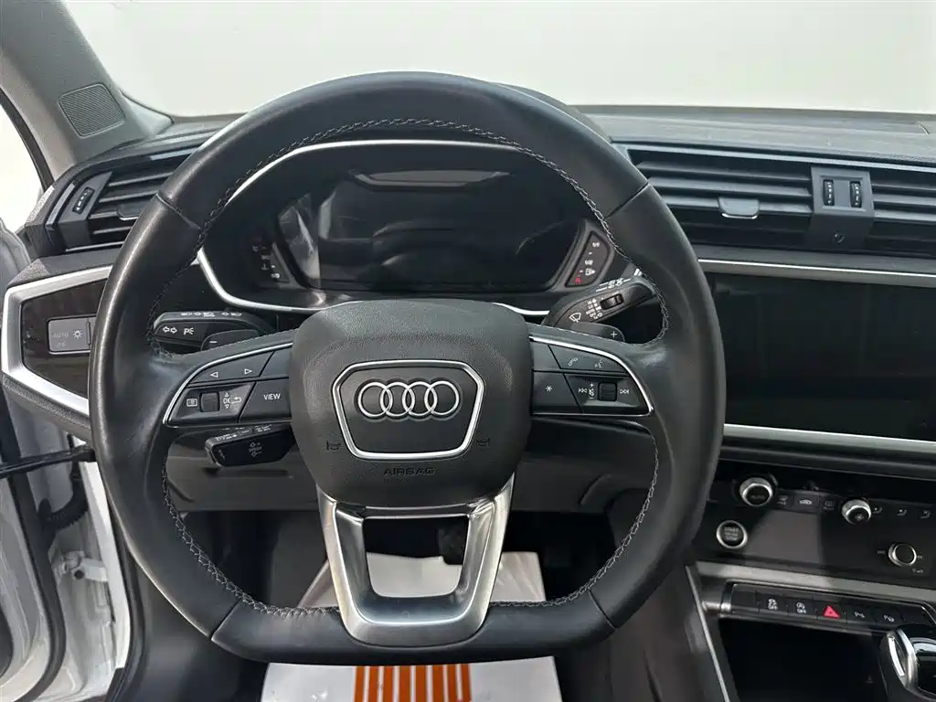 Audi Q3 2022 — фото 18
