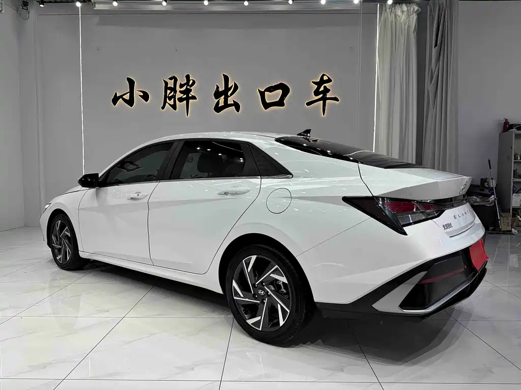 Hyundai Elantra 2024