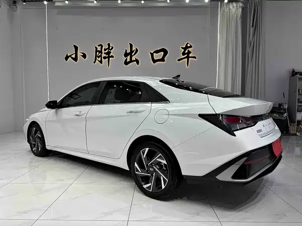 Hyundai Elantra 2024