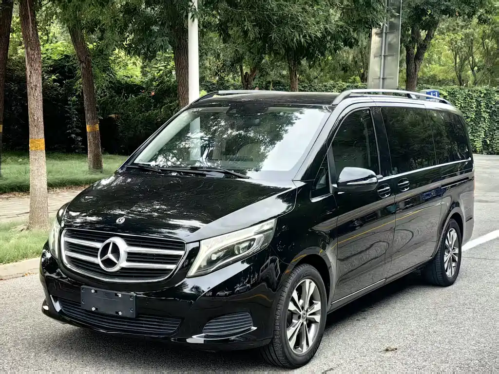 Mercedes-Benz V-Class 2020 — фото 1