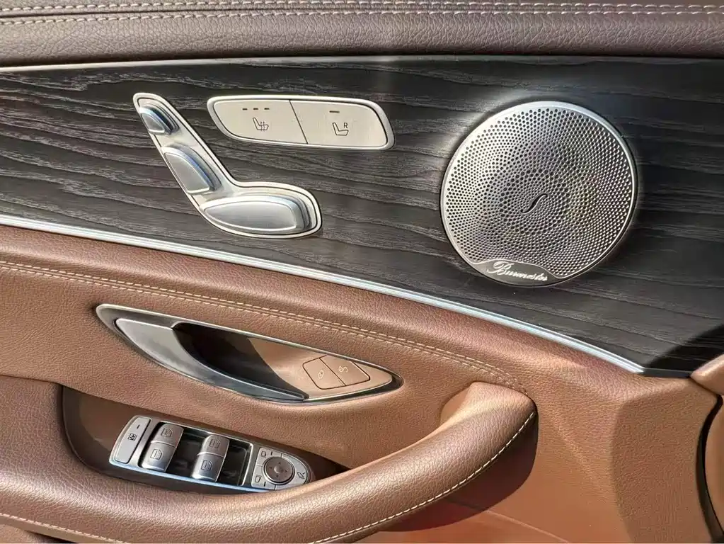 Mercedes-Benz E-Class 2022 — фото 8