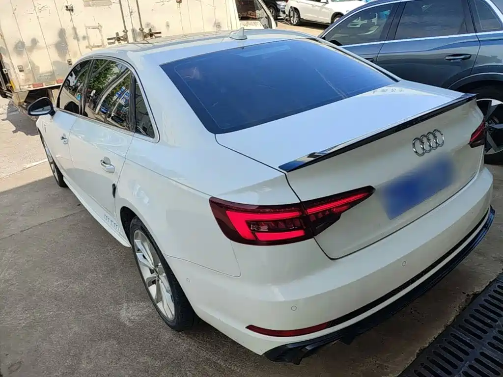 Audi A4L 2019