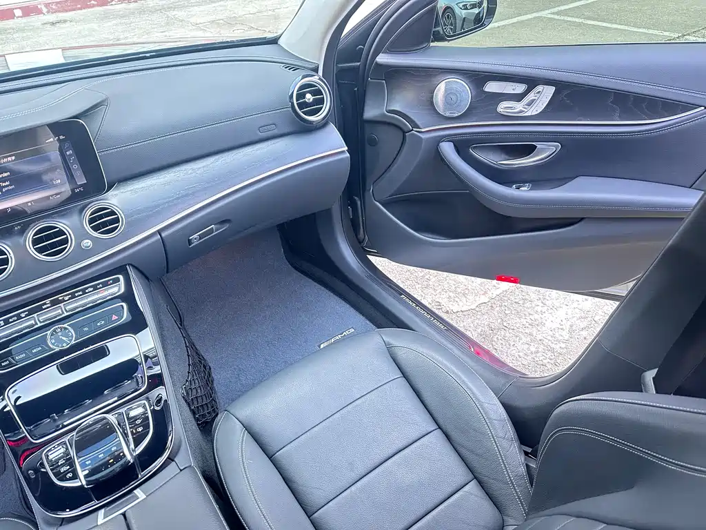 Mercedes-Benz E-Class 2017 — фото 12