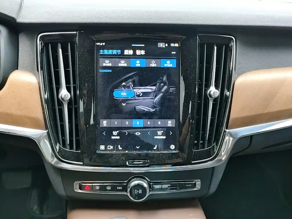 Volvo S90 Plug-In Hybrid 2023 — фото 9