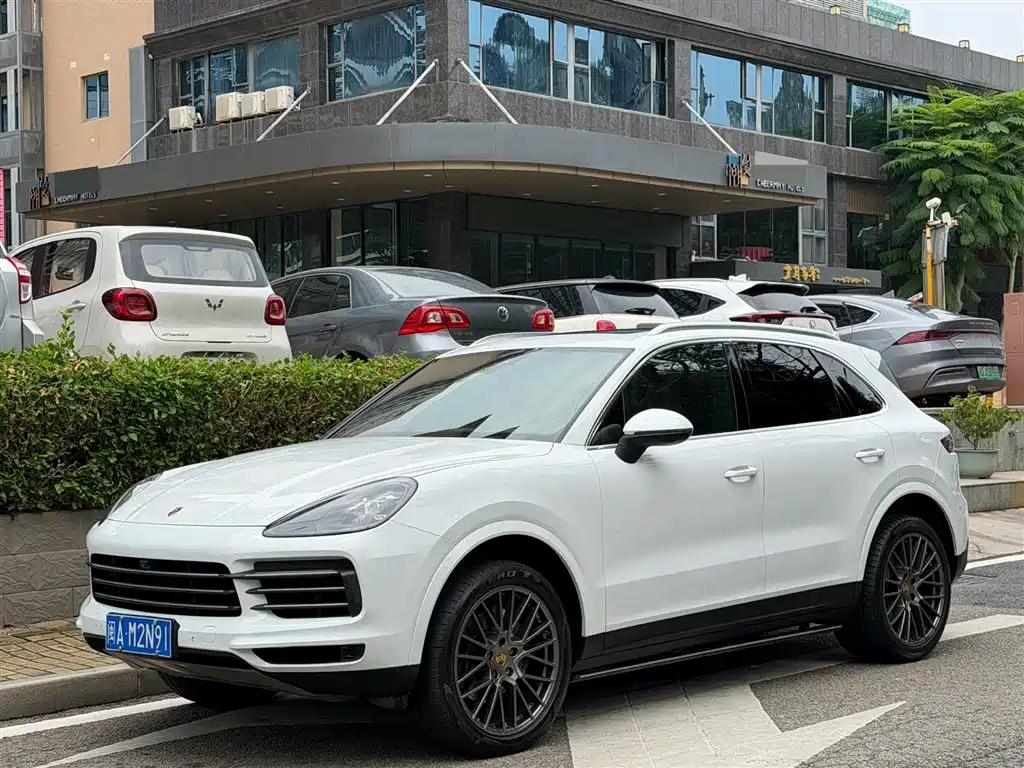 Porsche Cayenne 2018 — фото 1