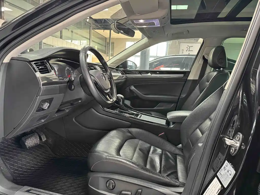 Volkswagen Phideon 2018 — фото 10