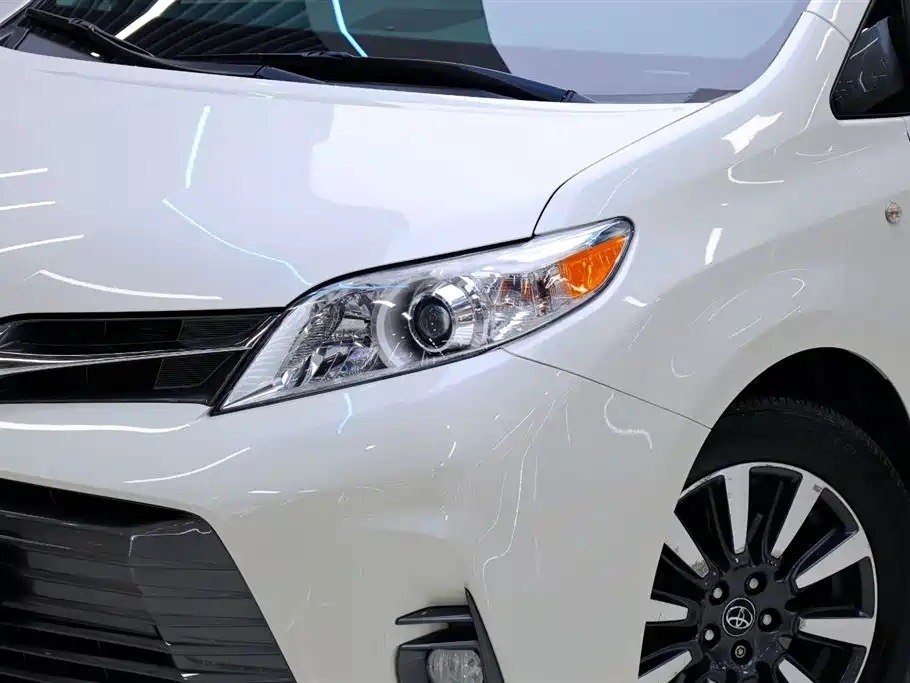 Toyota Sienna 2020 — фото 10