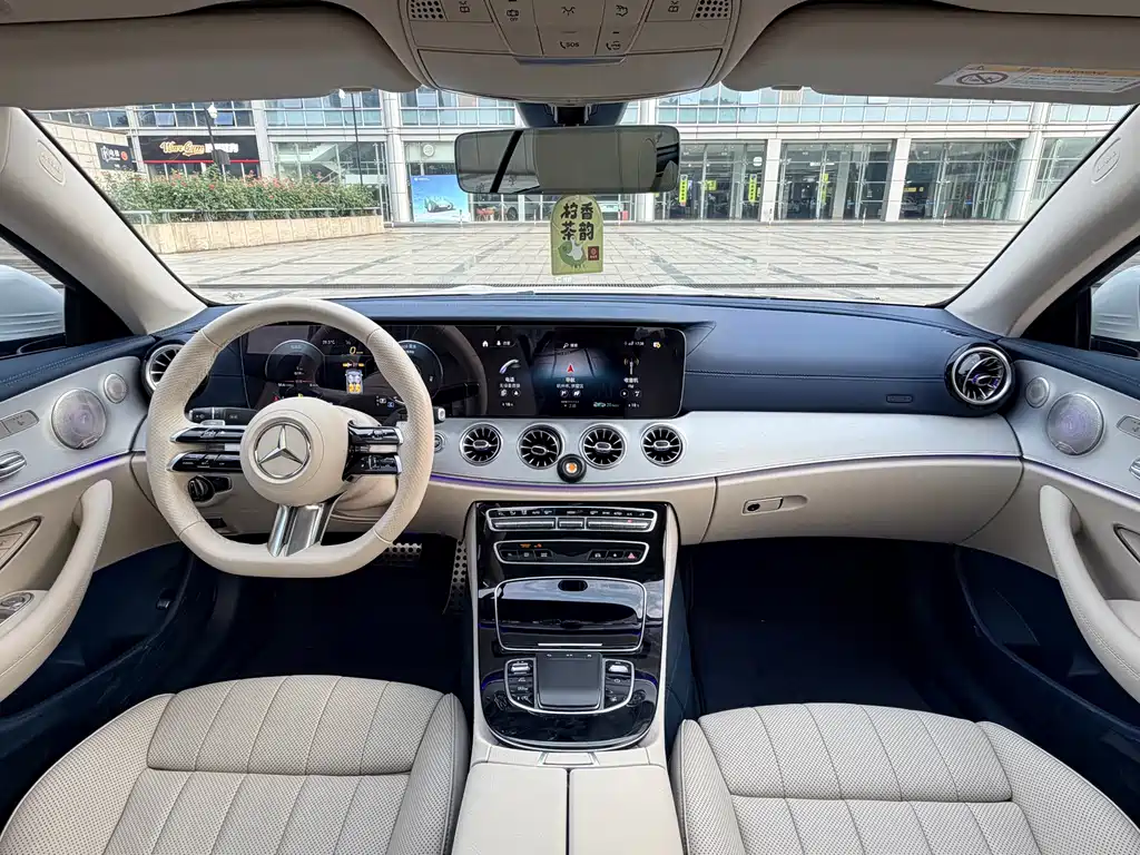 Mercedes-Benz E-Class 2023 — фото 16