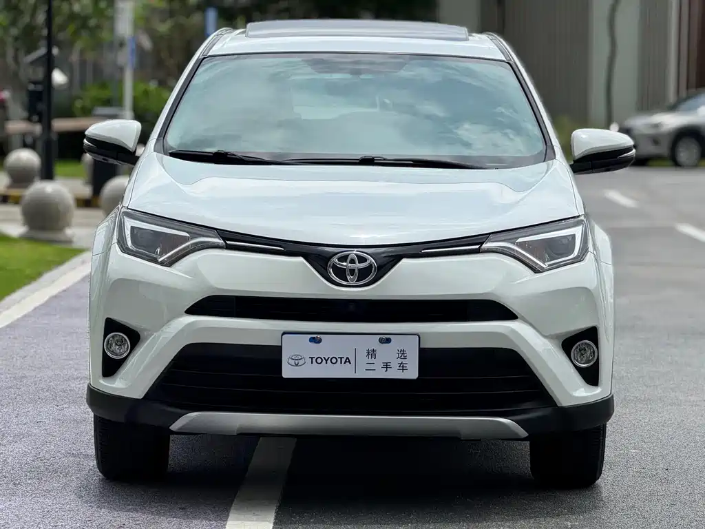 Toyota RAV4 2017 — фото 2
