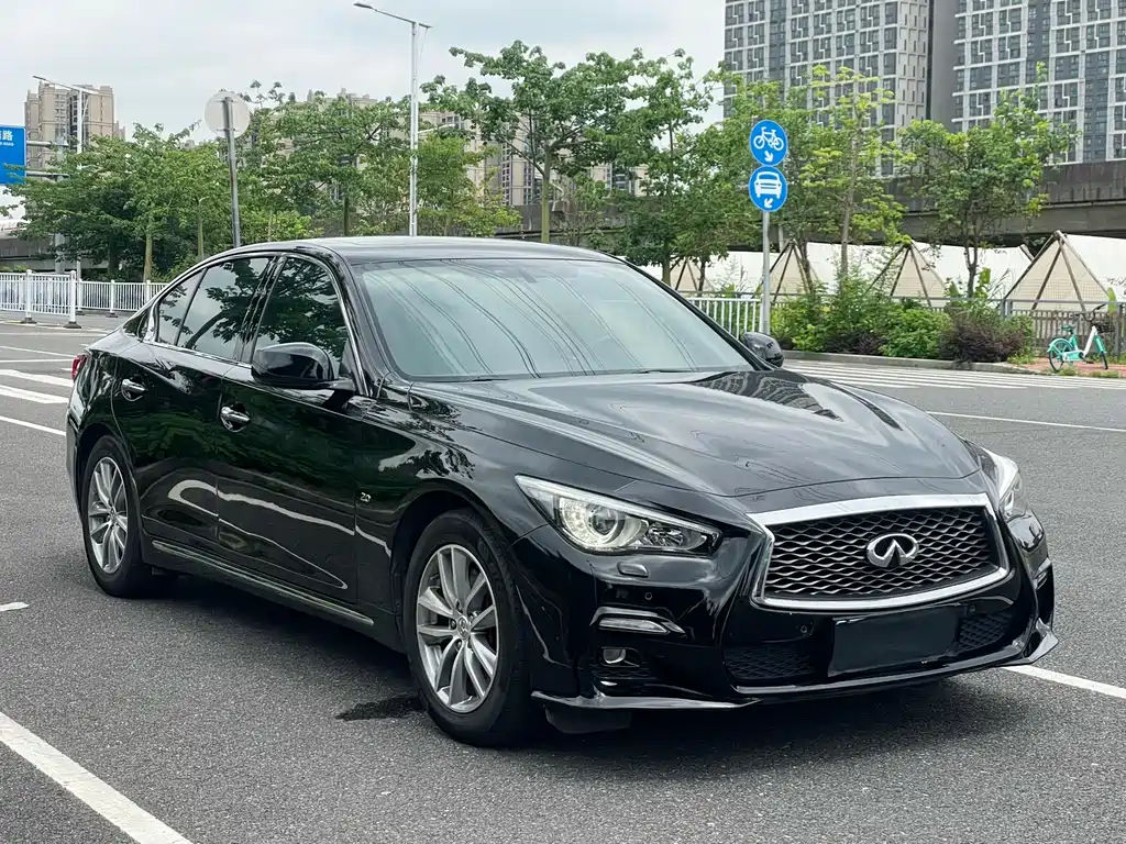 Infiniti Q50L 2015