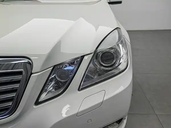 Mercedes-Benz E-Class 2010