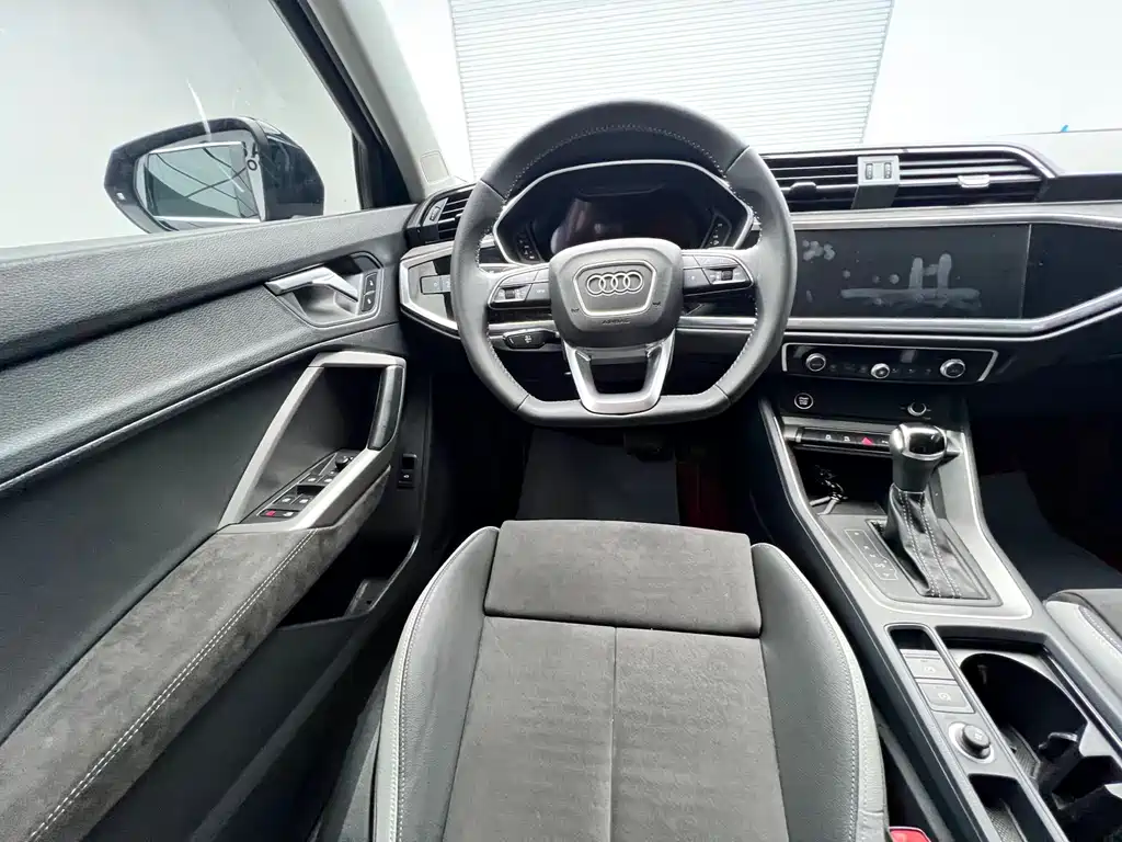 Audi Q3 2022 — фото 10