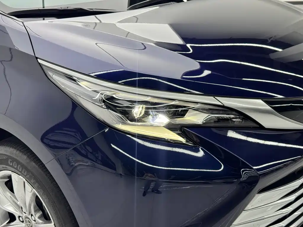 Toyota Sienna 2022 — фото 6
