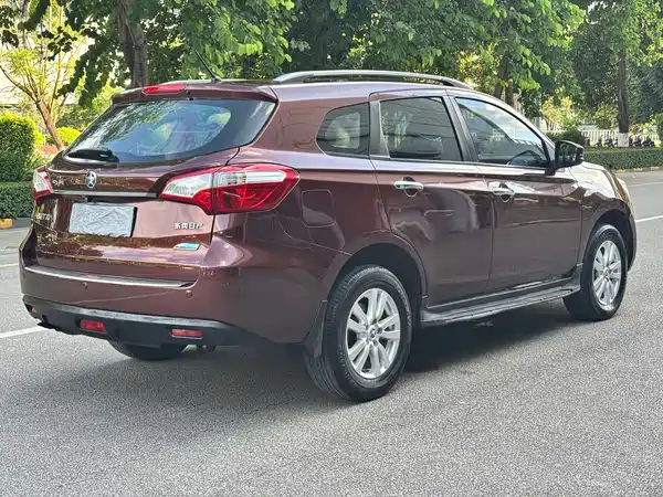 Venucia T70 2016