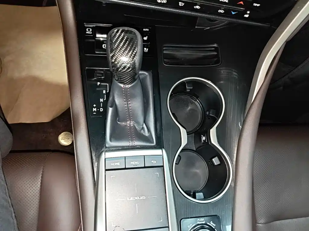 Lexus RX 2020 — фото 14