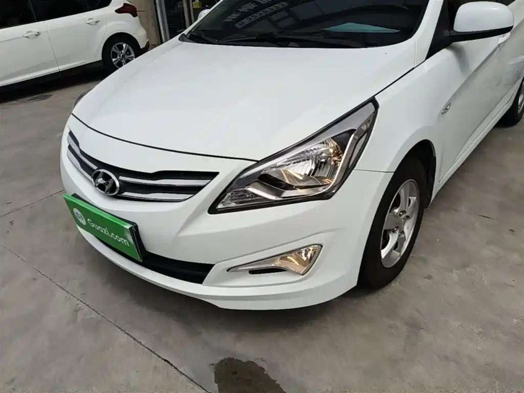 Hyundai Verna 2015 — фото 24
