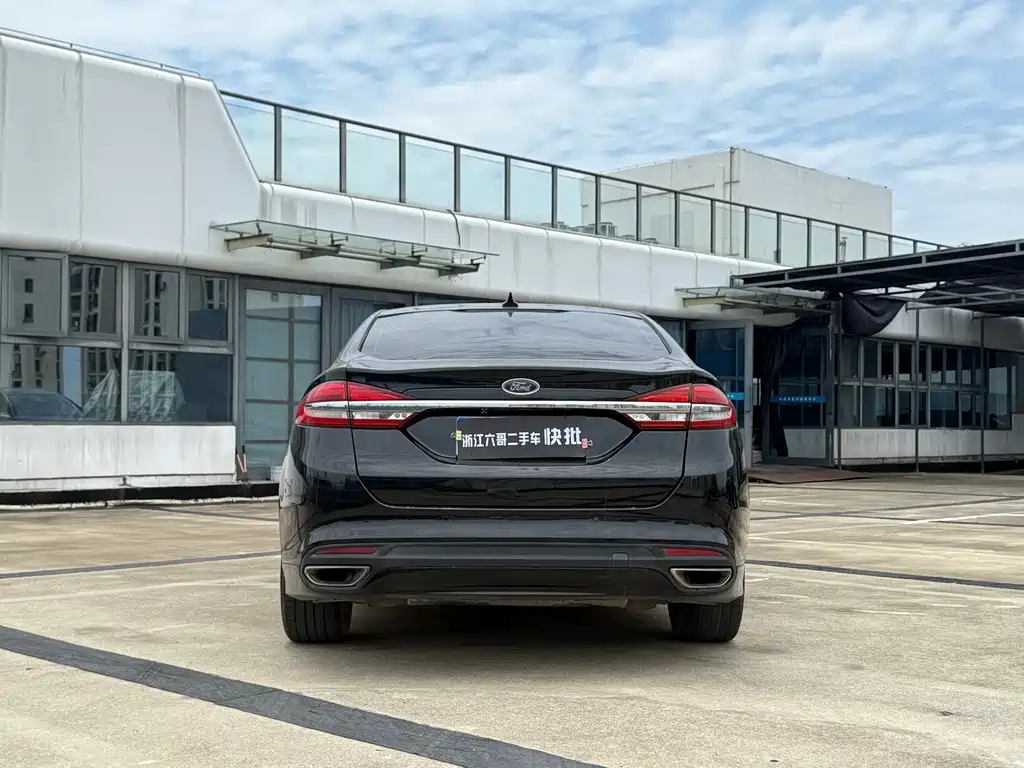 Ford Mondeo 2017 — фото 11
