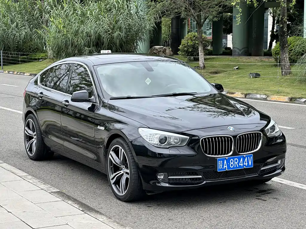 BMW 5 Series GT 2013 — фото 9