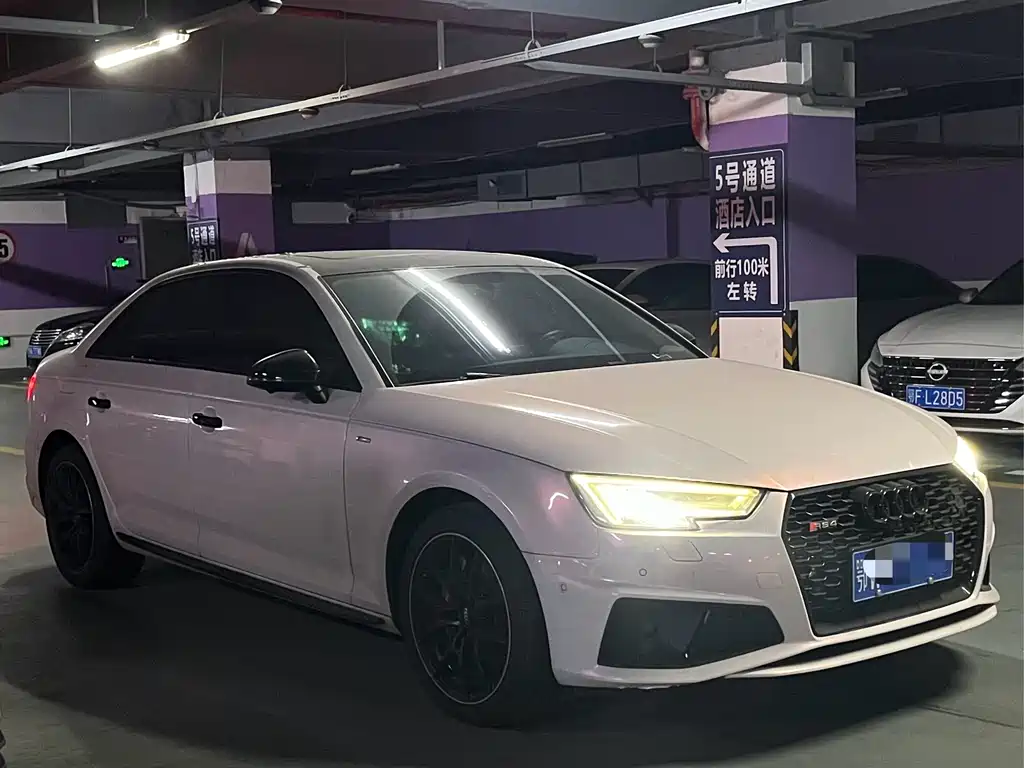 Audi A4L 2019