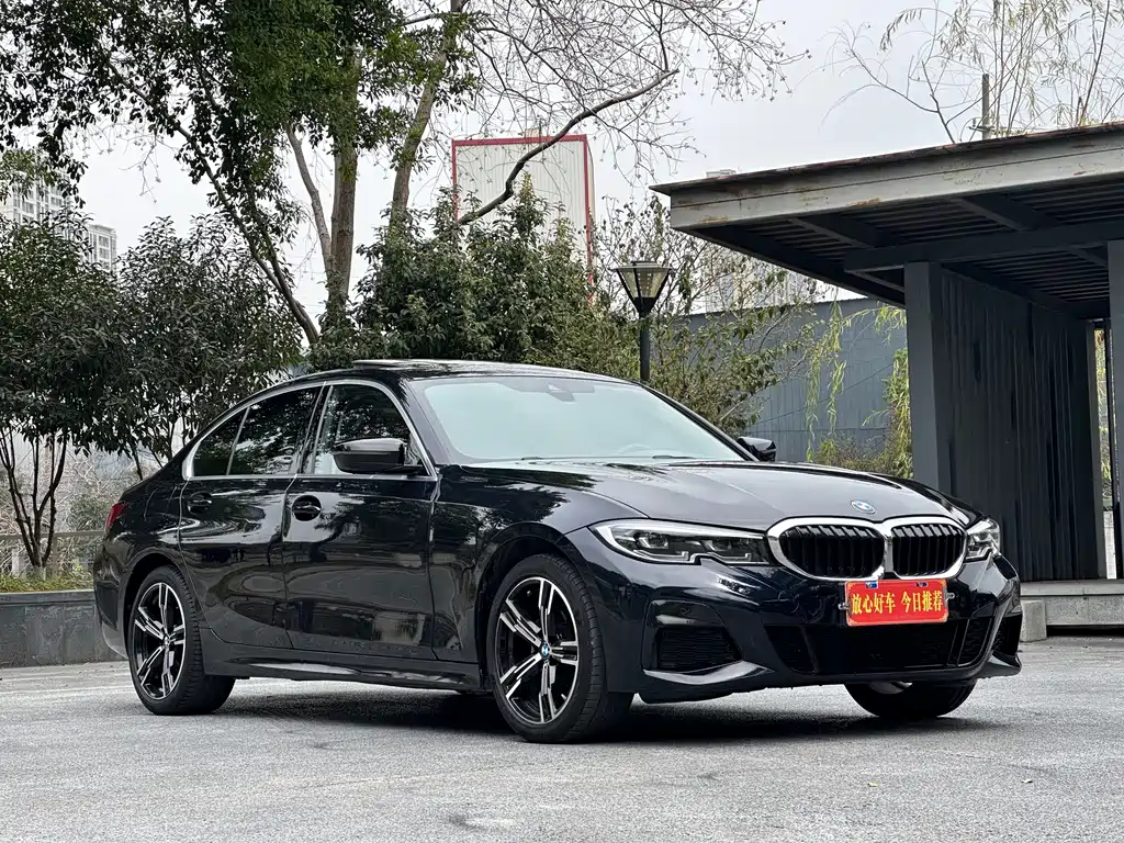 BMW 3 Series 2022 — фото 1