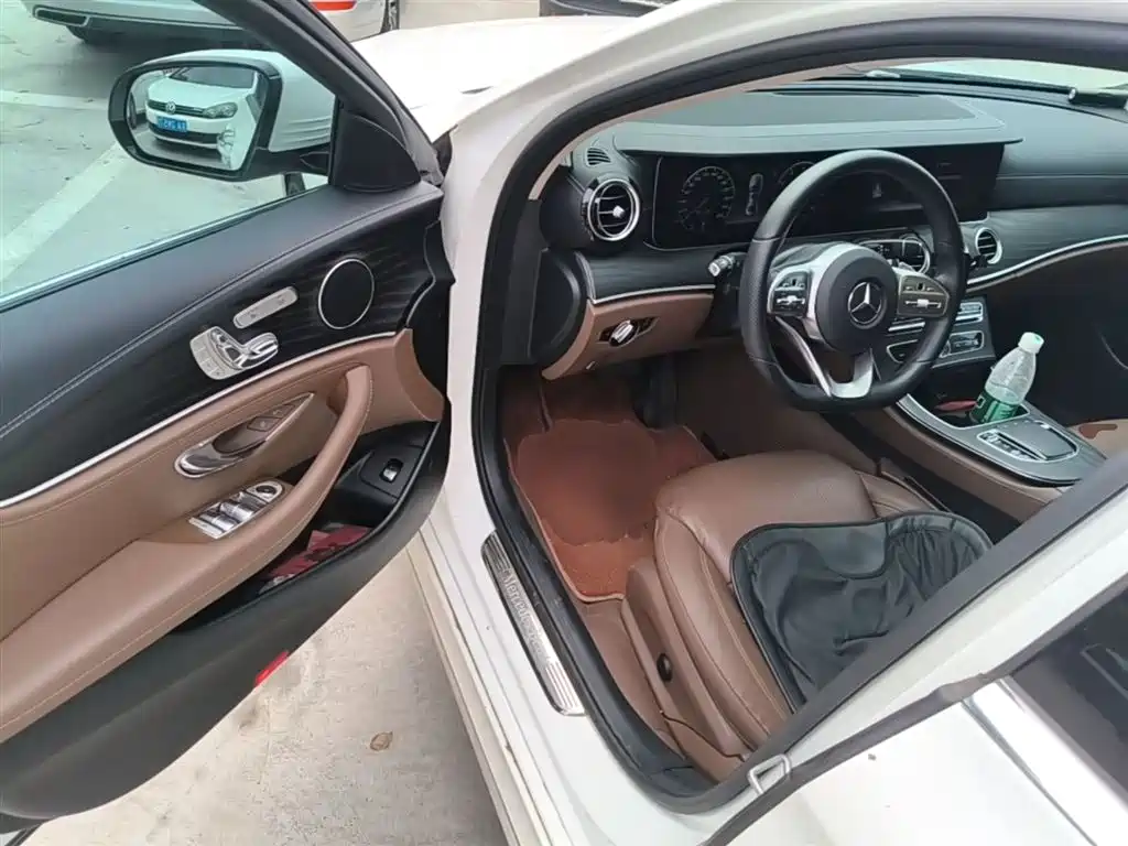 Mercedes-Benz E-Class 2020 — фото 16