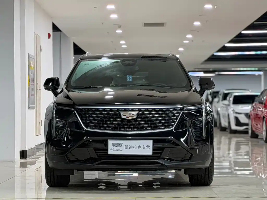Cadillac XT4 2024 — фото 2
