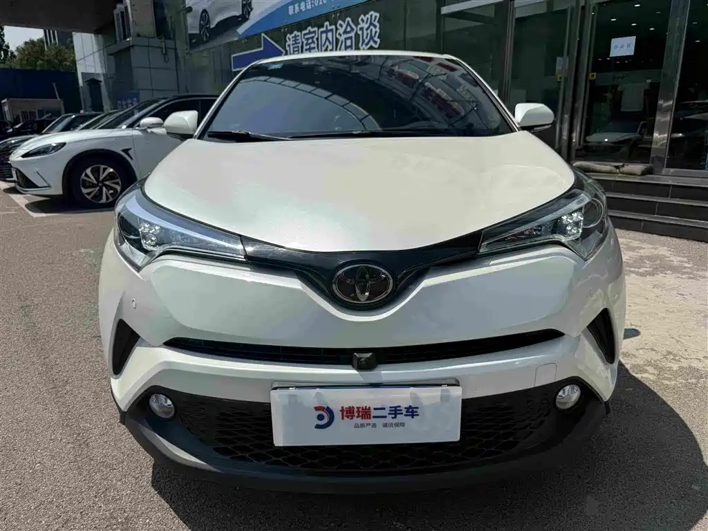 Toyota C-HR 2020 — фото 4