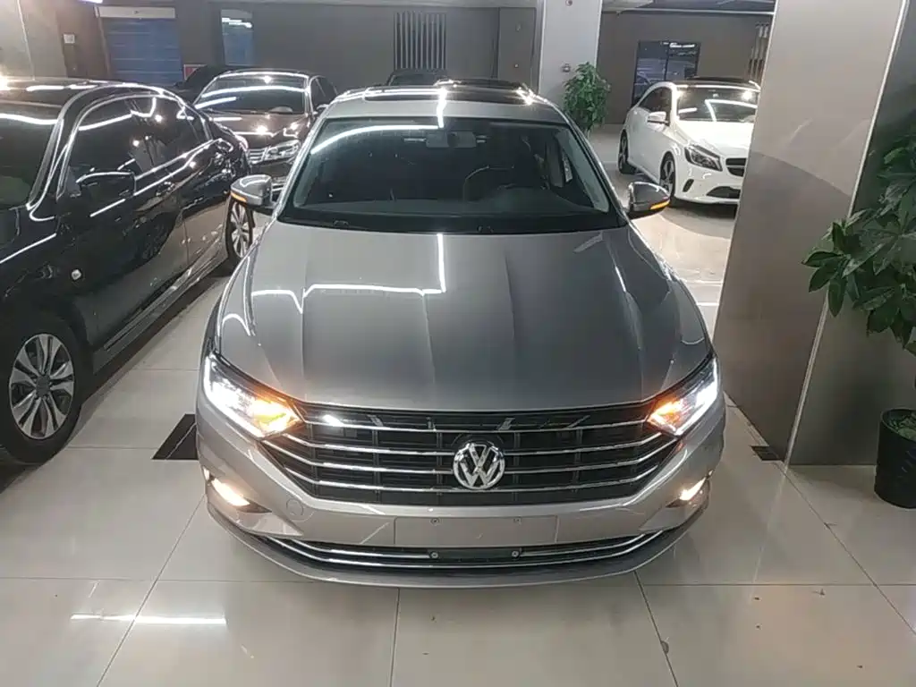 Volkswagen Sagitar 2021