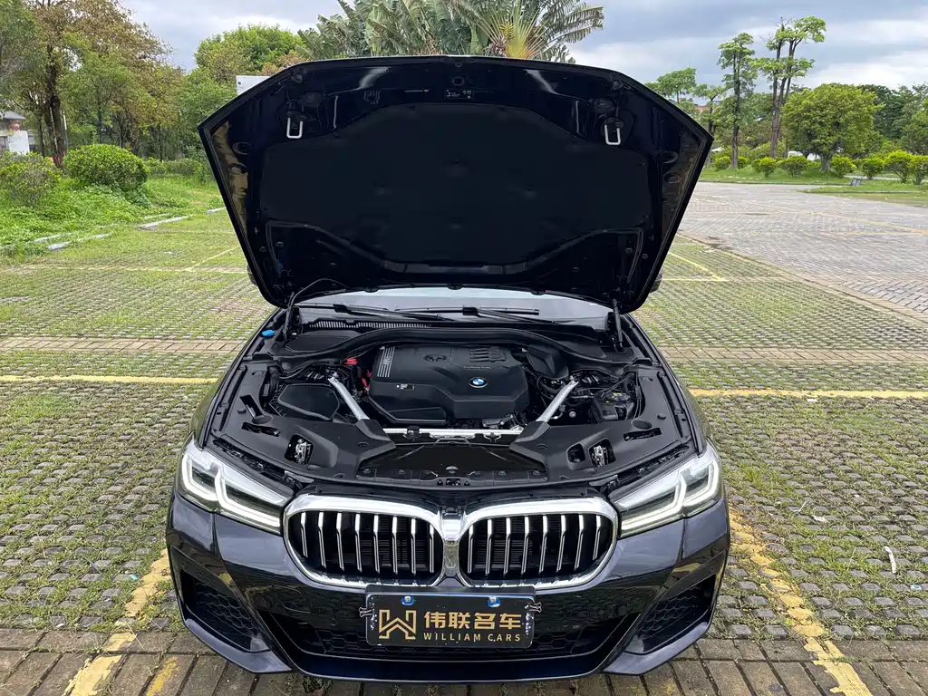 BMW 5 Series 2022 — фото 19