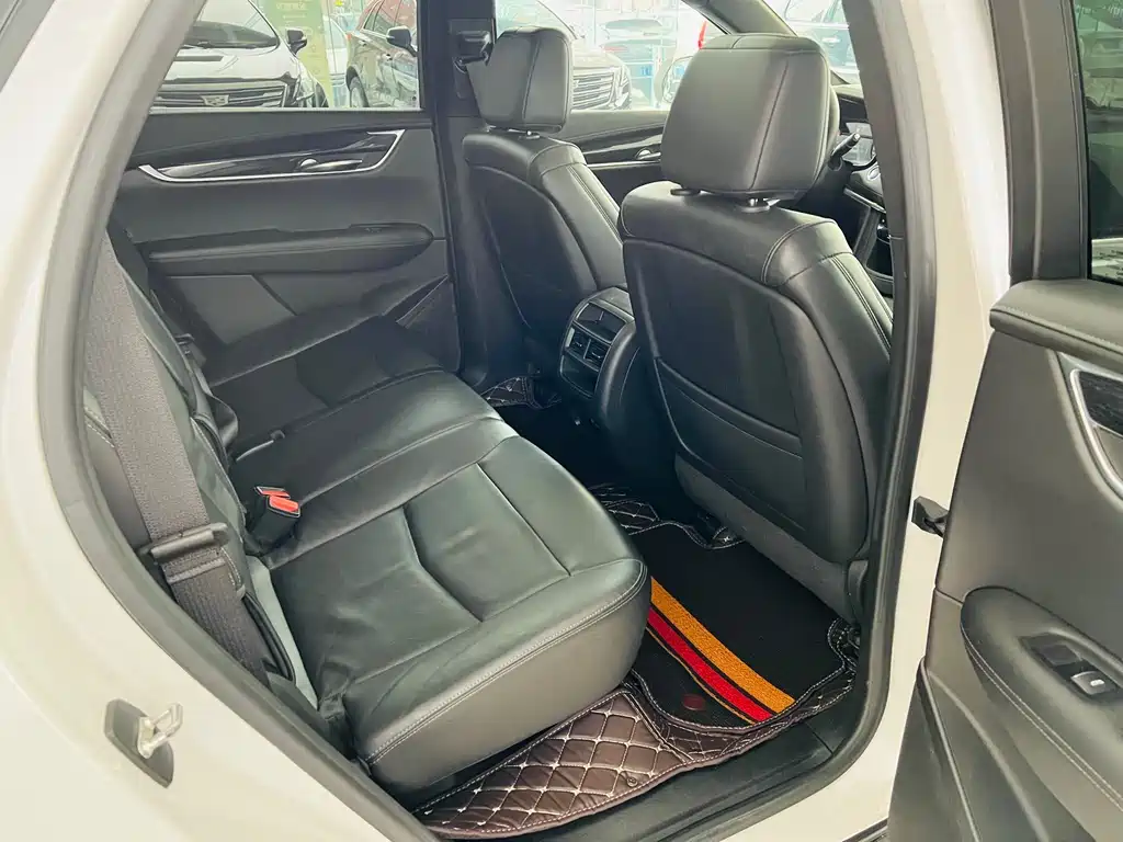 Cadillac XT5 2020 — фото 10