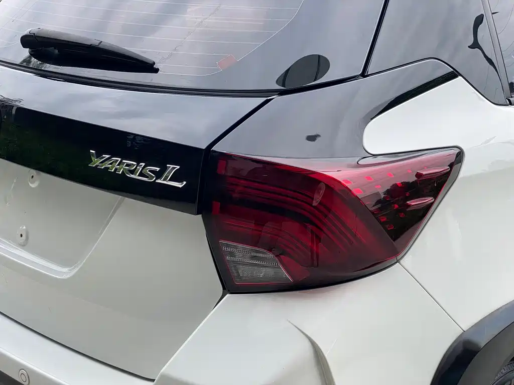Toyota Yaris L 2023 — фото 19