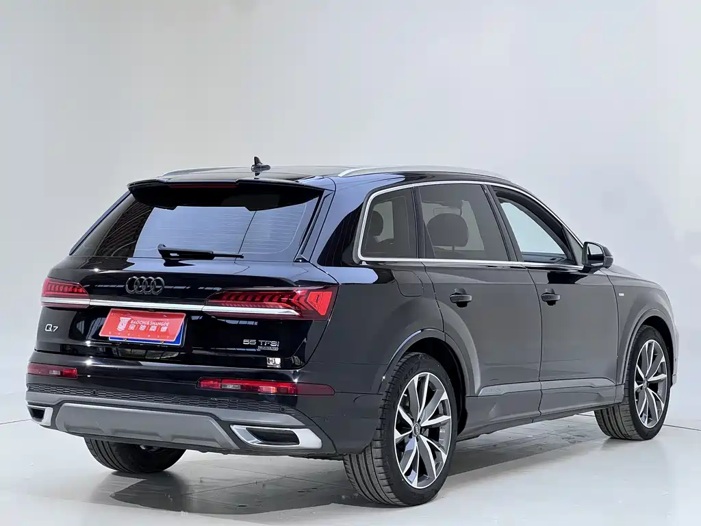 Audi Q7 2021 — фото 6