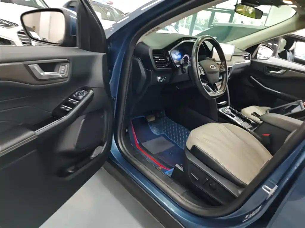 Ford Escape 2021 — фото 16