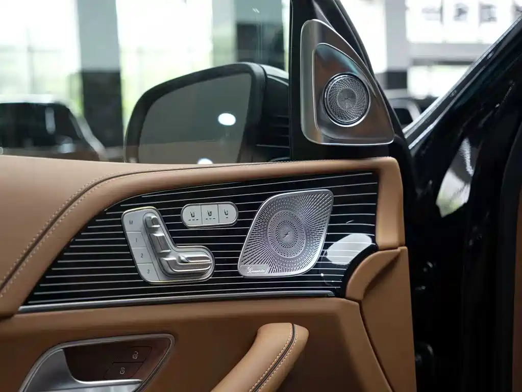 Mercedes-Benz GLS — фото 11