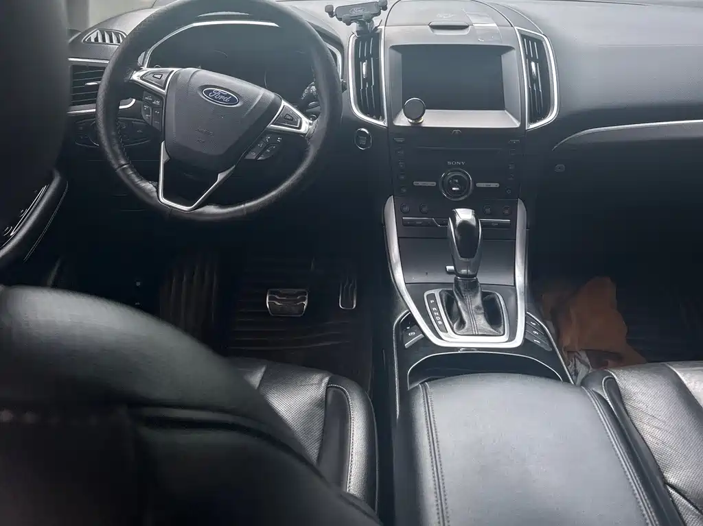 Ford Edge 2017 — фото 12