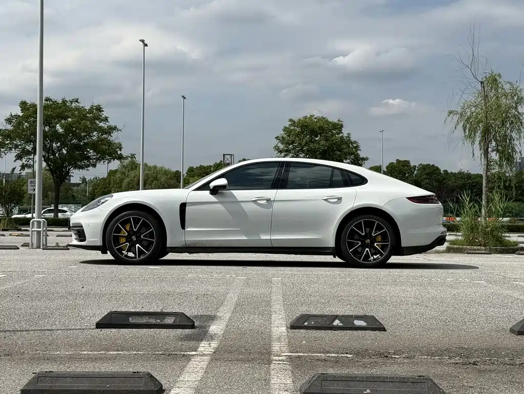 Porsche Panamera 2018 — фото 5