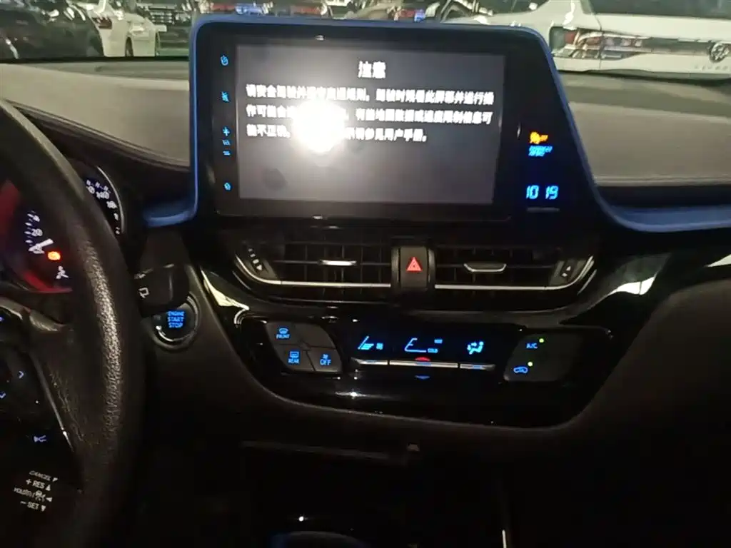 Toyota C-HR 2021 — фото 13